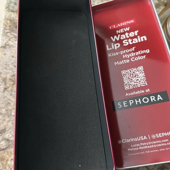 Clarins tin box. Great to store make up, brushes, eye pencils etc. - Picture 3 of 3